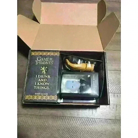 Culture Fly Game of Thrones Collectors box - Picture 2 of 5